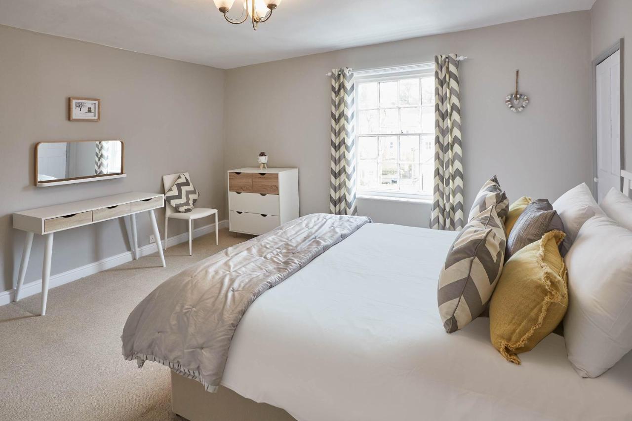 Host & Stay - Princess Place Townhouse Уитби Екстериор снимка