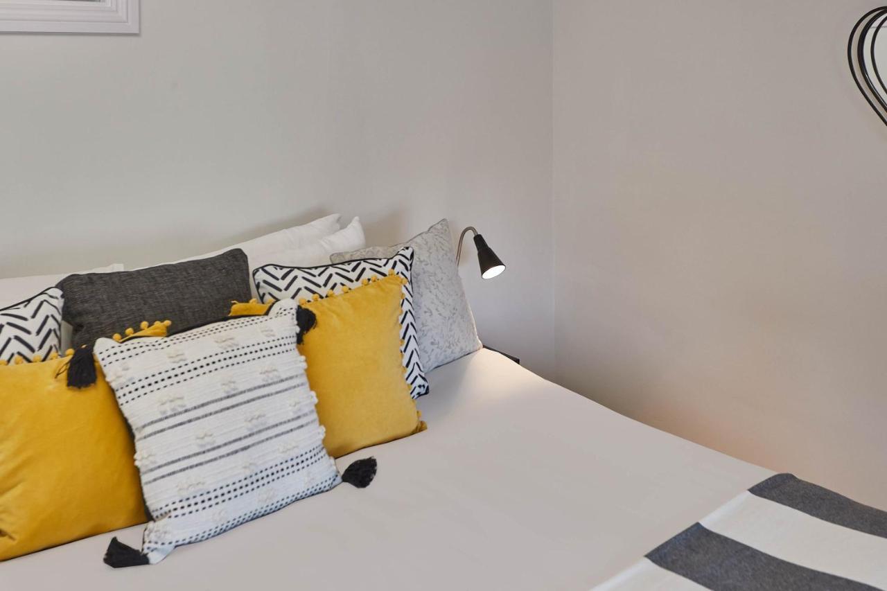 Host & Stay - Princess Place Townhouse Уитби Екстериор снимка