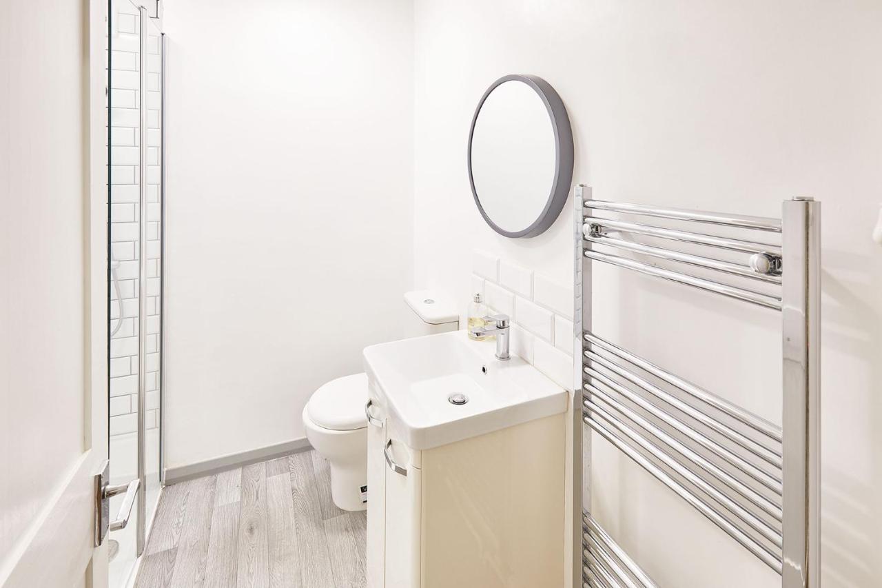 Host & Stay - Princess Place Townhouse Уитби Екстериор снимка
